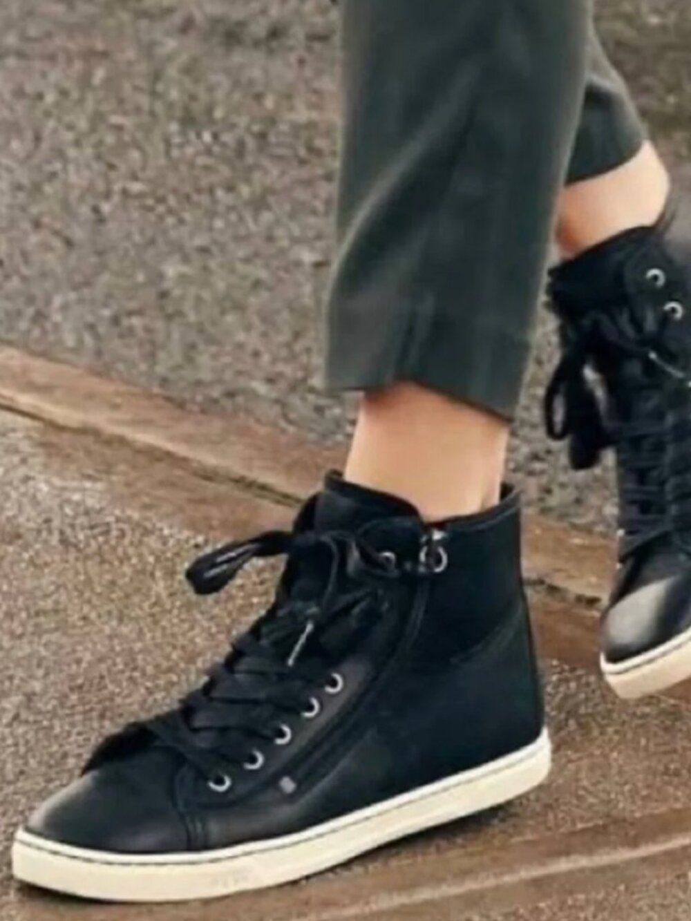 Lightly Used Ugg Blaney High Top Black Leather Sneakers Womens Sz 8